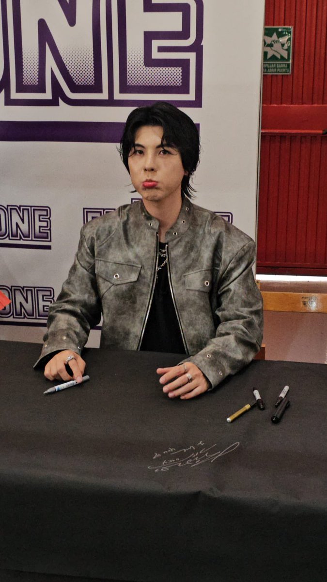 KisuSpain's tweet photo. ✨KISU EN FIRMAS FICZONE✨

Sábado 26.04.2025

 (2/2)

#KISU #KISSU
#FICZONE2025 https://t.co/78VNYv3W6F