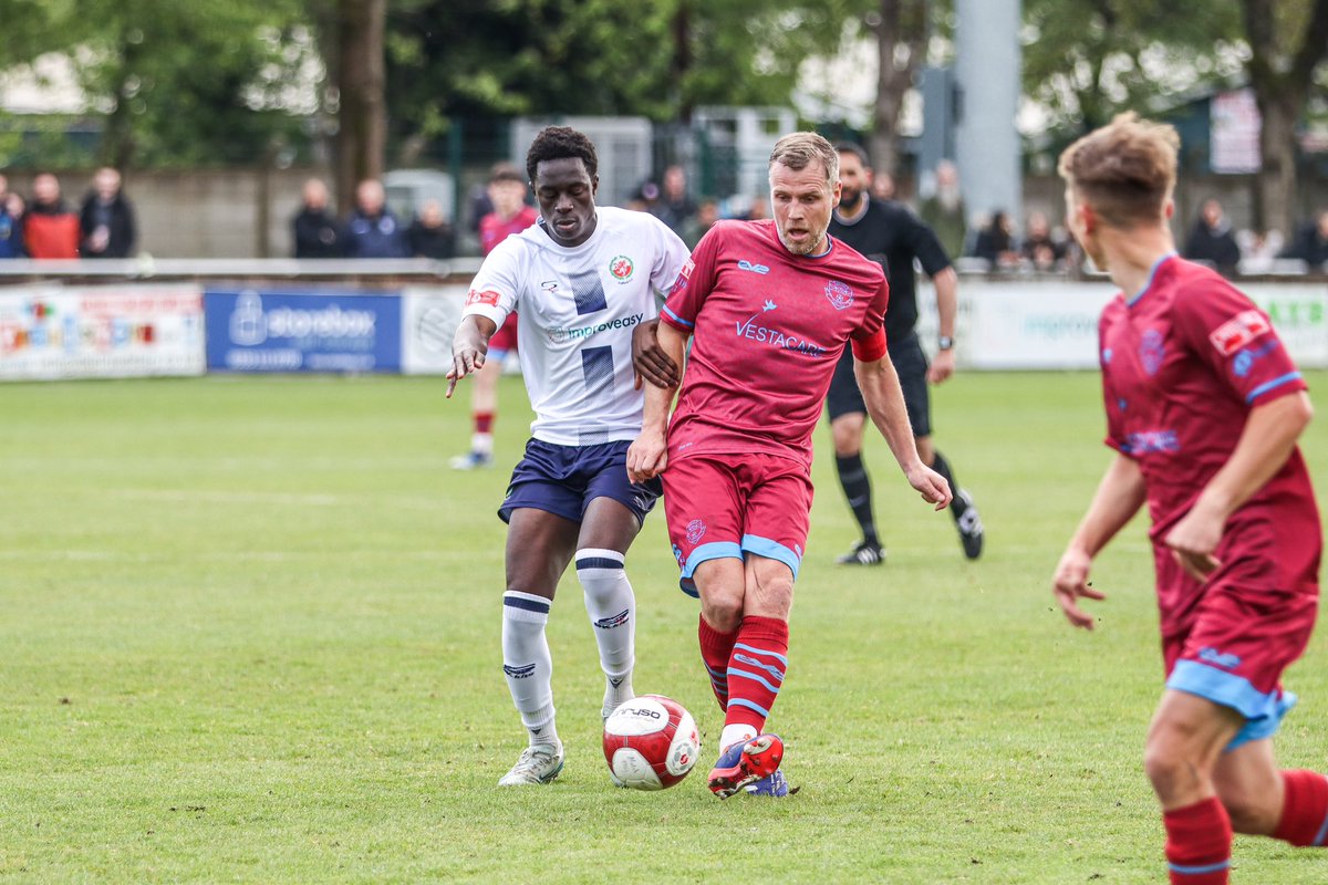 Jamie_Ross03's tweet image. Matchday for the final time this season this afternoon with @AvroFC. It’s been a great season and hopefully we can wrap it up with one more win ✅📸