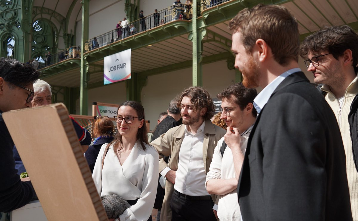 💡Les #HorizonsJeunes sont aujourd’hui au sommet #ChangeNow, avec <a href="/ColineSeralta/">Coline Seralta</a>, à la rencontre de celles et ceux qui font bouger les lignes en matière d’innovation, de recherche et de transition écologique.

Échanges passionnants avec Santiago Lefebvre, fondateur de #ChangeNow