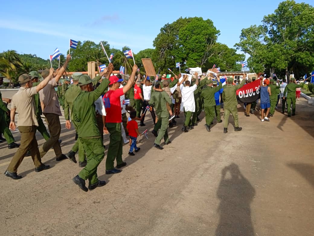 Los militares y trabajadores civiles de las FAR listos para la fiesta de los trabajadores el 1ro de Mayo.
Si por #Cuba