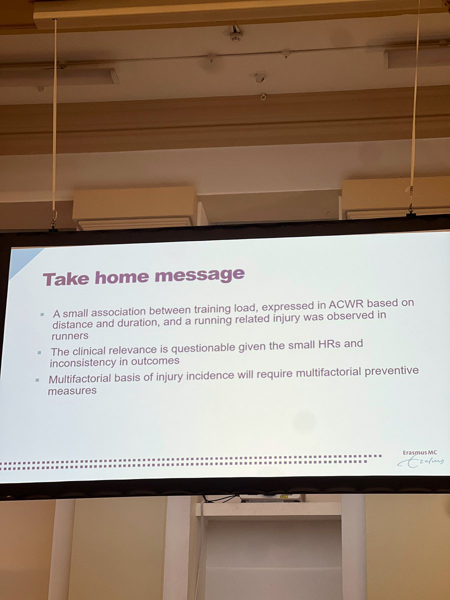 Running injury prevention isn’t simple.
Dr.Marienke van Middelkoop

-Poor load management is a major risk.
-Only small links between load &amp; injury found.
-Multifactorial prevention measures are needed.

@MarathonMed #LondonMarathon #LondonMarathon2025 #MarathonMedicine #MM25