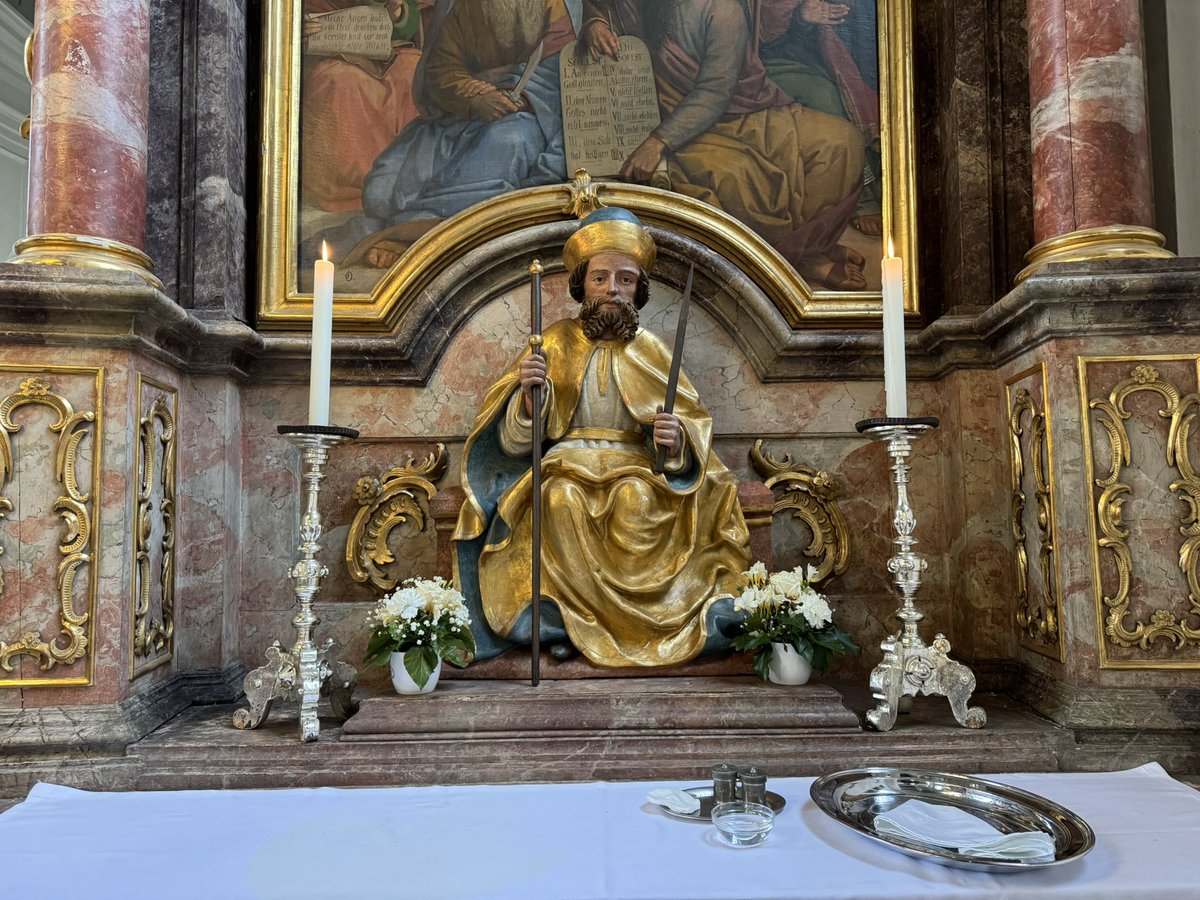 Gleichzeitig zum Papst-Requiem durfte ich in meinem alten Zuhause Perlach eine Taufe feiern.

#Papst #Pope #Perlach #Requiem #Funeral #Taufe #Baptism #PapstFranziskus #popefrancisfuneral #PopeFrancis