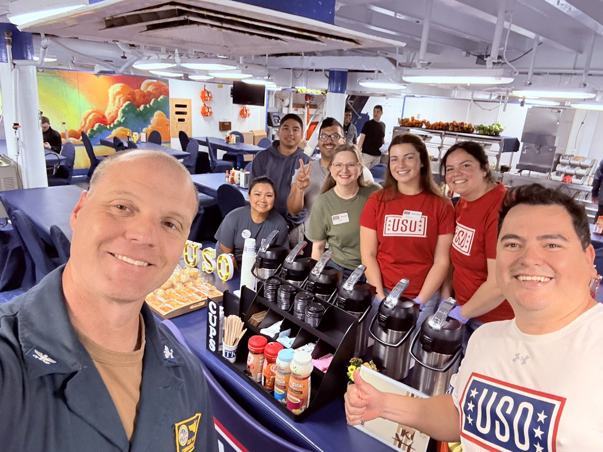 FarvaPrice's tweet photo. Great visit to the ship from the Rota @The_USO! One of the volunteers is a former @TheCVN69 Sailor who is stationed in Rota now. Always great to run into former Shipmates!
#VoxMaris
#Team20
#LibertyIsAMission https://t.co/B0PZZOEXRb