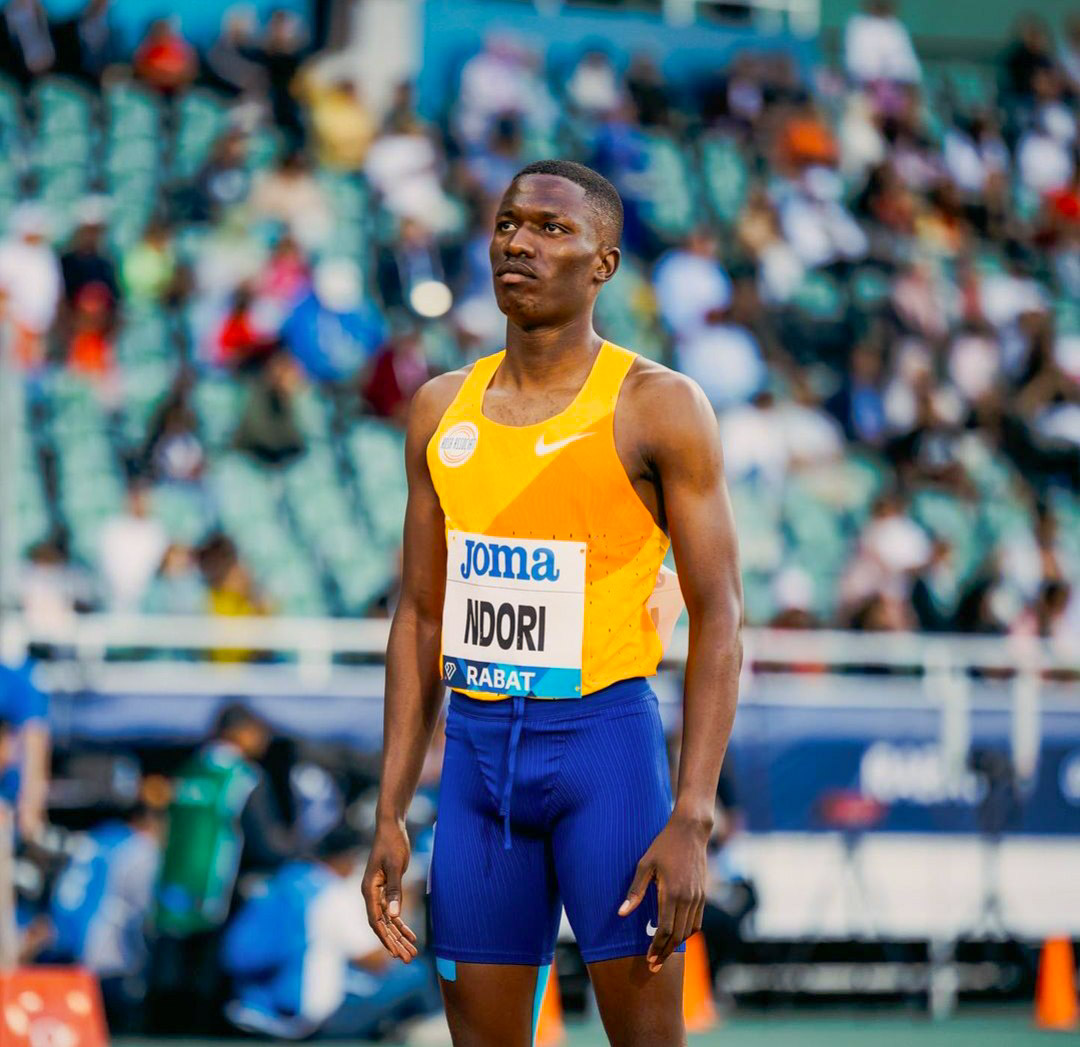 TrackGazette's tweet photo. 44.25s!!

Bayapo Ndori 🇧🇼 wins the first race of the Xiamen Diamond League, clocking a time of 44.25s in the men's 400m!

He fended off a really strong Chris Bailey 🇺🇸 who ran a new Personal Best (PB) of 44.27s, while 3rd went to Collen Kebinatshipi 🇧🇼 in 44.53s. https://t.co/YU8rNUdYNz