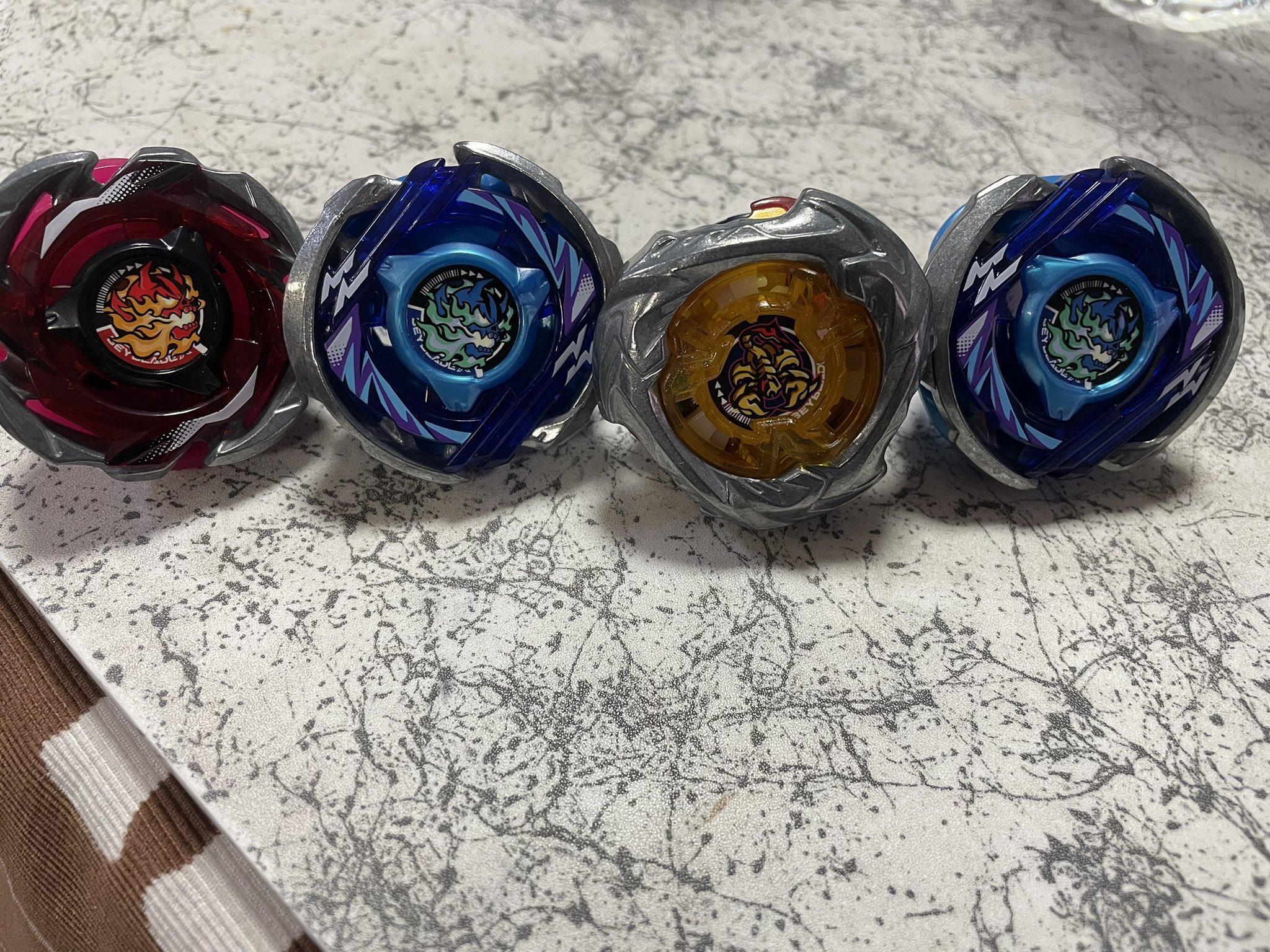 ヘルズリーパー　ライノリーパー　ブルーver BEYBLADEX ベイブレードX : ヘルズリーパーT4-70Kはランダム