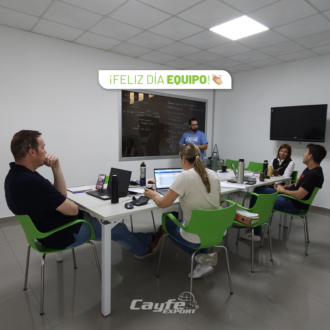 cayfe_export's tweet image. Hoy celebramos a quienes hacen posible cada logro en Cayfe Export💚

Reafirmamos el poder del trabajo en equipo, el valor del esfuerzo compartido y la importancia de seguir creciendo juntos😄

Gracias, a cada trabajador/a que forma parte de esta gran familia ¡Feliz Día Equipo!👏🏽