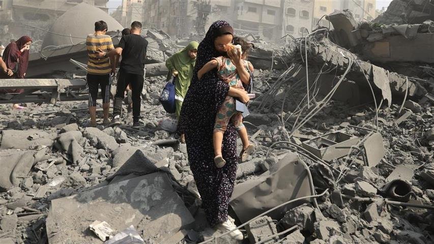El 26 de abril de 1937 aviones fascistas bombardearon sin piedad la ciudad vasca de Guernica. Es lo que hace hoy el salvajismo sionista, aupado  por el gobierno yanqui, contra Gaza. #NoAlFascismo: #CubaConPalestina.