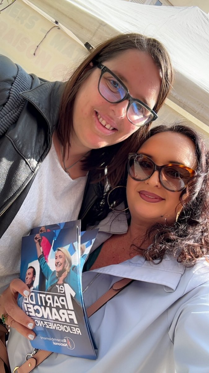 jagathi13's tweet photo. 🔷Très belle énergie ce matin sur le marché de Clamart ! La campagne permanente ne lâche rien avec le @RNational_92 et le @RNJ_92 Bravo et merci à @TiagoRN92 , Julia et Mathilde pour leur engagement ! https://t.co/N9ooJSZxvl