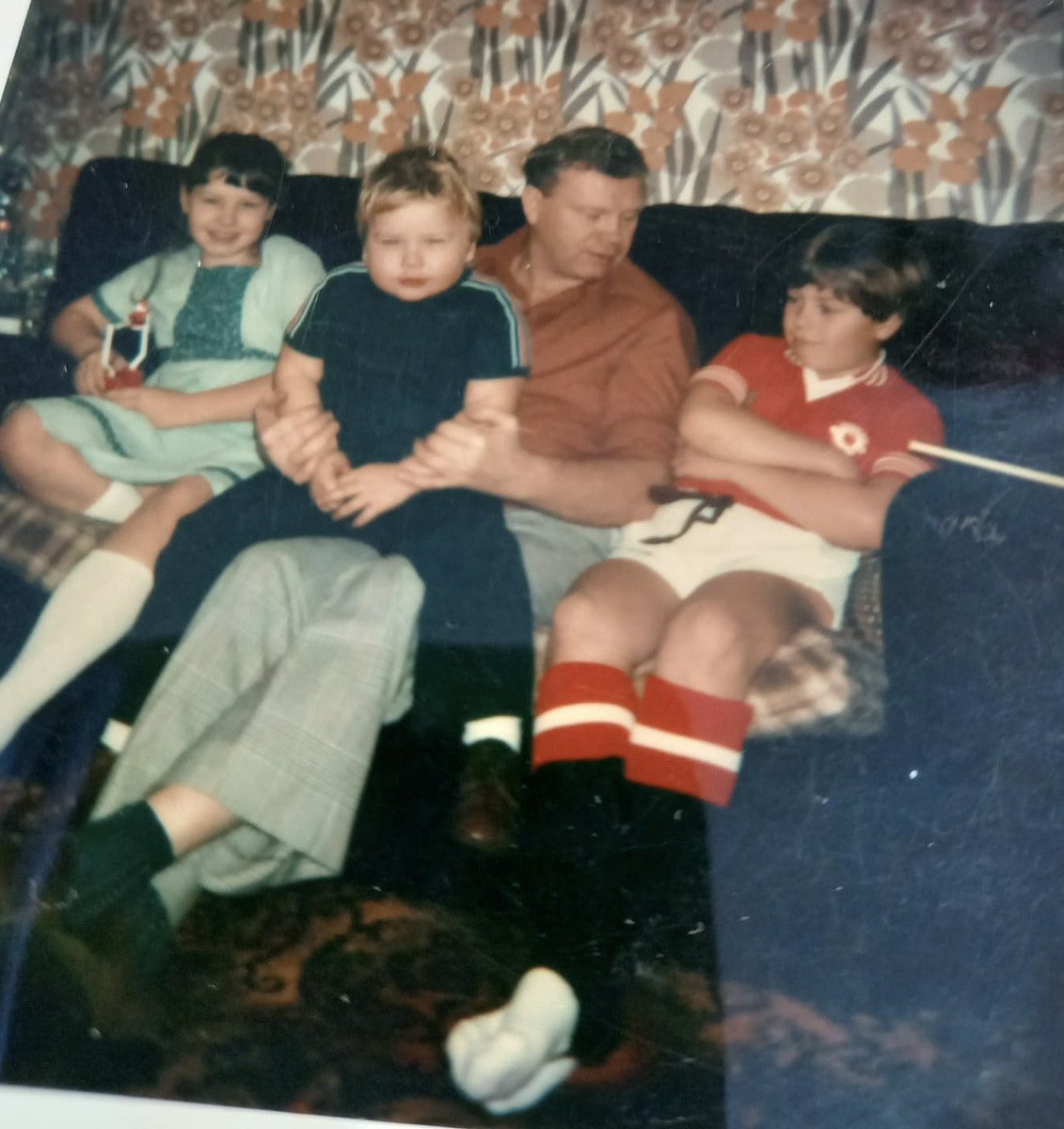 United Fan Culture Archive (@utdfanculture) on Twitter photo Kent - c1979/80
Submitted by Paul Darragh
<a href="/UtdBeforFergie/">🇾🇪Utd Before Fergie🇾🇪</a>
“This photo was taken in 1979-1980 at home in Kent. I would've been 7 or 8 at the time.”
#1970s #70s #seventies #seventiesfashion #1980s #80s #eighties #80sfashion #mufc #manutd #unitedfanculturearchive #realchangemcr Kent - c1979/80
Submitted by Paul Darragh
<a href="/UtdBeforFergie/">🇾🇪Utd Before Fergie🇾🇪</a>
“This photo was taken in 1979-1980 at home in Kent. I would've been 7 or 8 at the time.”
#1970s #70s #seventies #seventiesfashion #1980s #80s #eighties #80sfashion #mufc #manutd #unitedfanculturearchive #realchangemcr