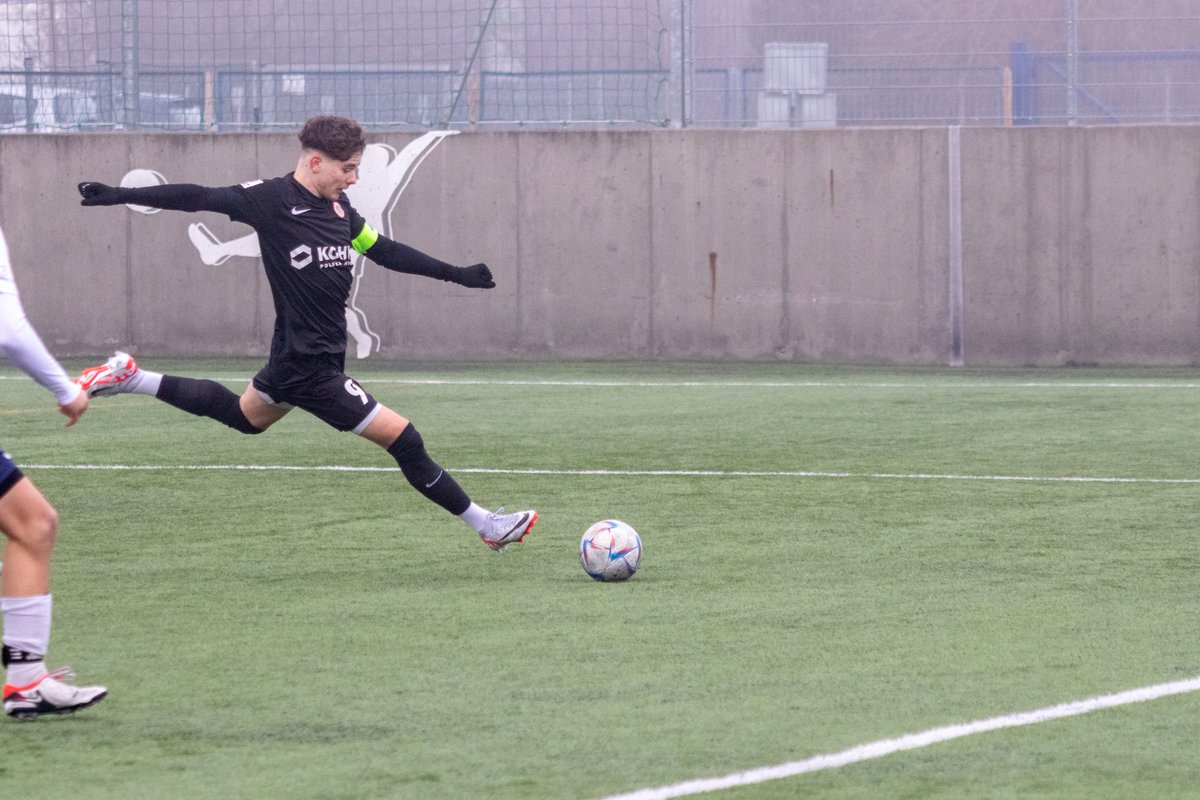 AP_Zaglebie's tweet photo. CLJ U-19: Zagłębie Lubin pokonało Cracovię 3:0 w meczu 25. kolejki Centralnej Ligi Juniorów. Do siatki rywali trafiali dwukrotnie Martin Rachubiński i Karol Cywiński 👏 https://t.co/9gWBtH9BHx