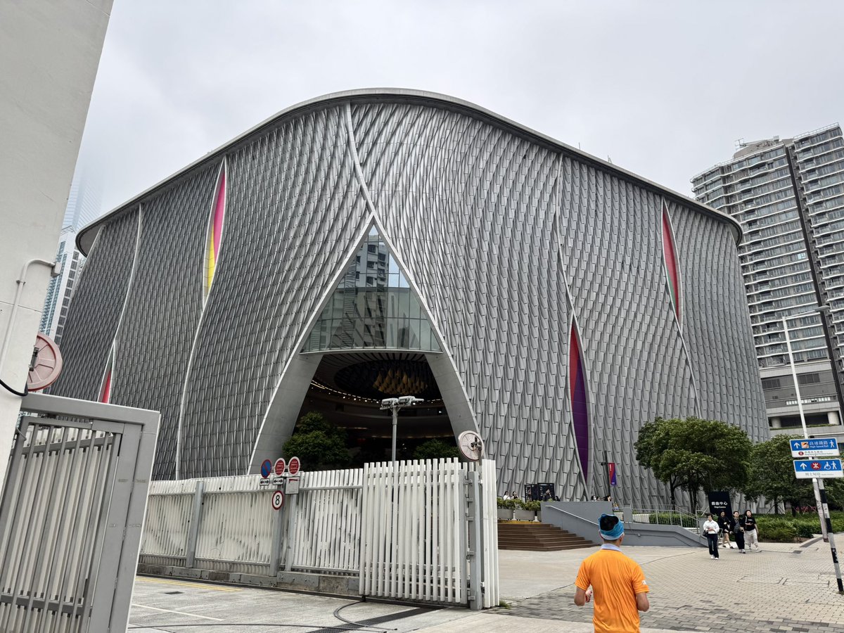 HiItsOwen's tweet photo. Hong Kong is fantastic - had a great two days exploring the city and the Big Buddha along with the surrounding monastery. Now onto something a little more thrilling… https://t.co/cX4uSLZeyi