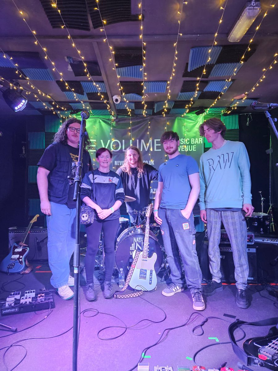 Ruth (@quakerette) on Twitter photo So good to see one of my fave bands of 2025 so far <a href="/honeymotelband/">Honey Motel</a> at <a href="/StocktonCalling/">Stockton Calling</a> last Saturday 🥰 So good to see one of my fave bands of 2025 so far <a href="/honeymotelband/">Honey Motel</a> at <a href="/StocktonCalling/">Stockton Calling</a> last Saturday 🥰