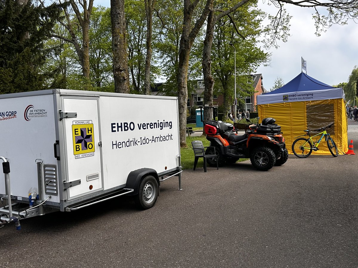 Koningsdag ook in ⁦<a href="/gemeentehia/">Hendrik-Ido-Ambacht</a>⁩ in volle gang. We begonnen om 6 uur met de ⁦<a href="/BreakfastRunHIA/">BreakfastRun HIA</a>⁩ met 454 lopers! De ⁦<a href="/OranjeHIA/">Oranjevereniging HIA</a>⁩ heeft weer een superdag georganiseerd. Dank aan ⁦<a href="/VerkeerHIA/">Verkeersregelaar HIA</a>⁩ ⁦<a href="/ehbohia/">EHBO vereniging HIA</a>⁩ ⁦<a href="/Handhavinghia/">Handhavinghia</a>⁩ en ⁦<a href="/POL_Rotterdam/">Politie Eenheid Rotterdam eo</a>⁩ !