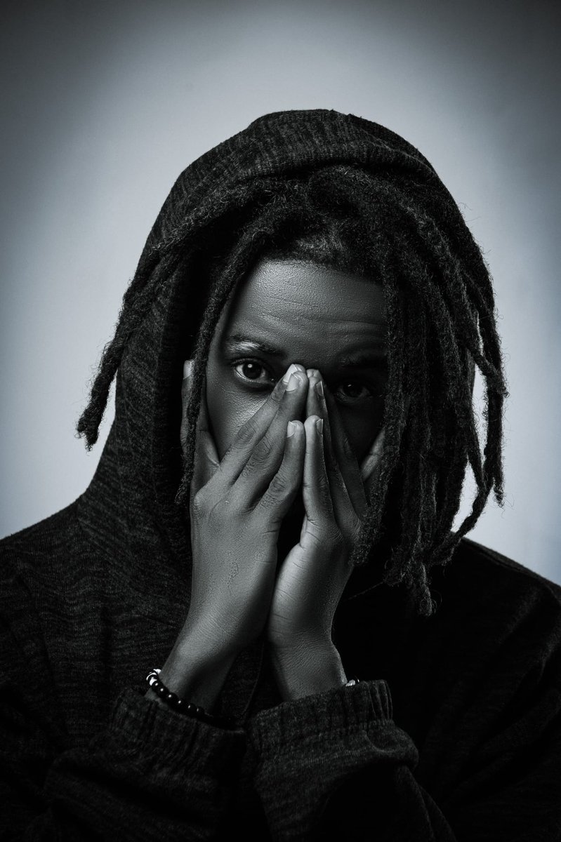 Tellement de choses que j'aurais voulu changer ou voulu vivre Tellement de choses que j'aurais voulu effacer ou revivre mais, tout cela est impossible ami Donc j'inspire un grand coup et je souffle sur ma 30ème bougie🍂🍾J'aurais aimé voyager à travers le temps 🍷🎉🍾