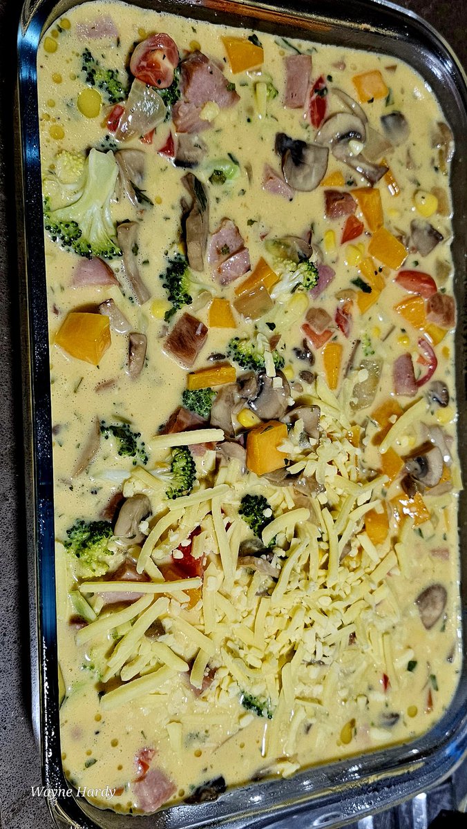 Egg, ham and veg crustless quiche to go into the oven for breakfast. Just needs some more grated cheese on top. A good way to use the vegetables in the fridge 😀 👌 #breakfast #food #morningbreakfast