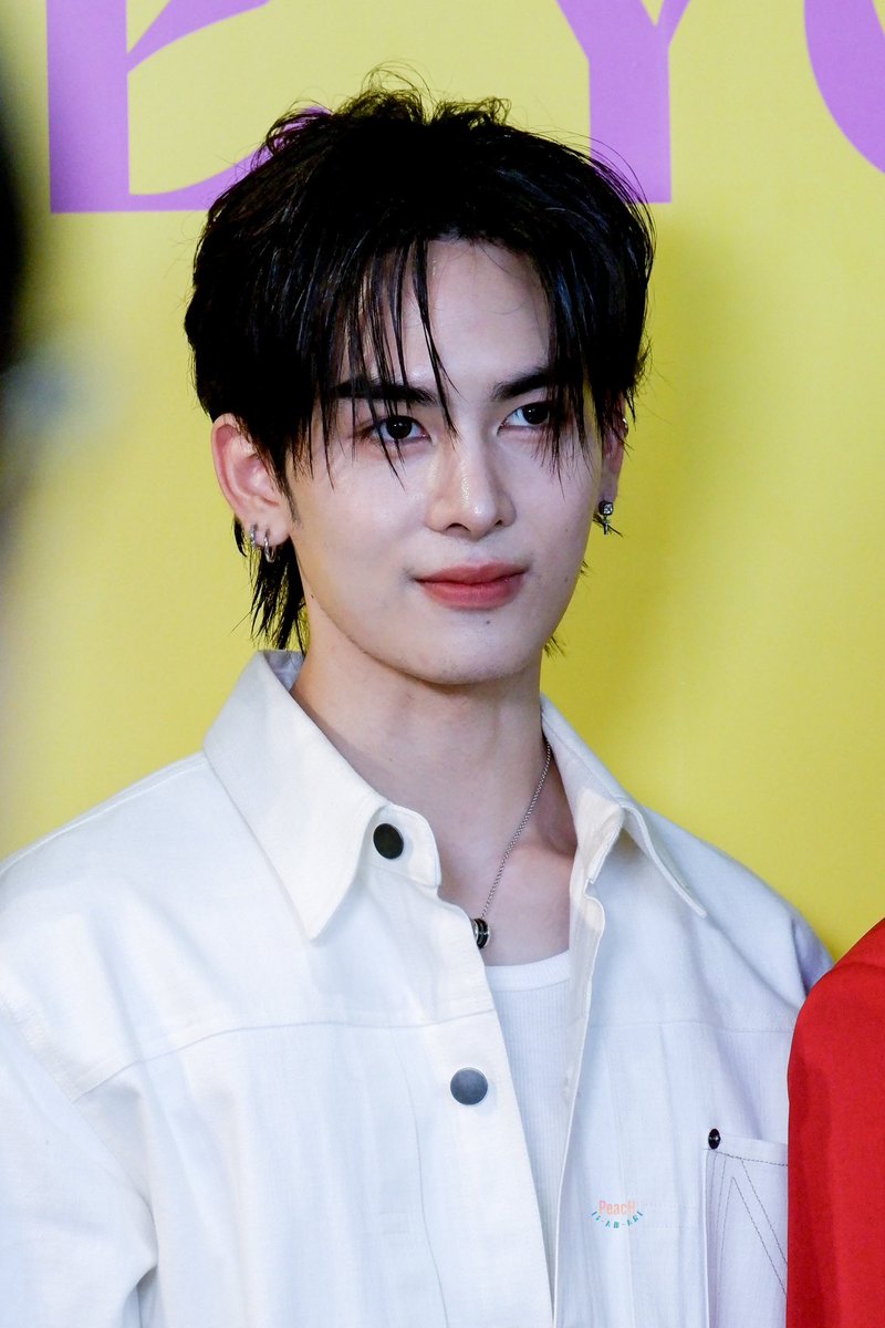 Peach_IsAmAre's tweet image. อาจจะเรียกว่ารัก อาจจะเรียกว่าเพ้อ🎶

PERTHSANTA AT COMMAAND
#CommaAndxPerthSanta
#CommaAndBeYourOwnMuse #Santapp