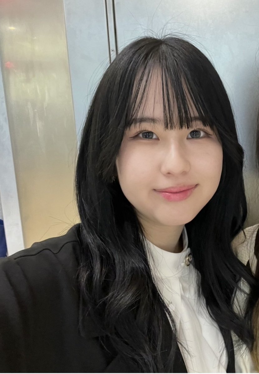rechi325's tweet photo. 2年前に会った同じ友達とのツーショ、同じアプリのはずなのに顔違くてニンマリ こういうのを栄養に自分磨き頑張れる https://t.co/DEWsDeFVFr