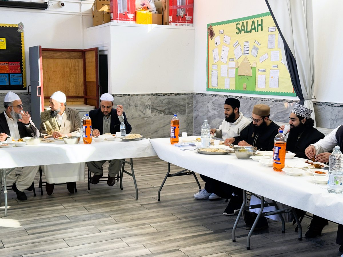 The 1085th Anniversary of Al-Azhar – A Roundtable of British Imams and Scholars held at MA Mission Bolton on Sunday 20th April 2025.

Report and album: facebook.com/WAAGUK/posts/p…