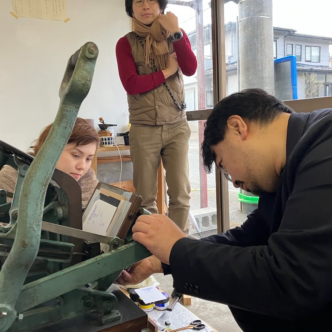 alternasu's tweet photo. 【カッパンケン・オープンスタジオ開催のお知らせ】
手動式の活版印刷機を使ったイベントを開催！
活版の先生とメッセージカードを作成したり、活版を使って何したい？を話し合ったりします。興味のある方はぜひご一緒に。
5/10（土）13:00-22:00
5/11（日）14:00-21:00

https://t.co/3Bva4rRwkn https://t.co/o98agNdShw