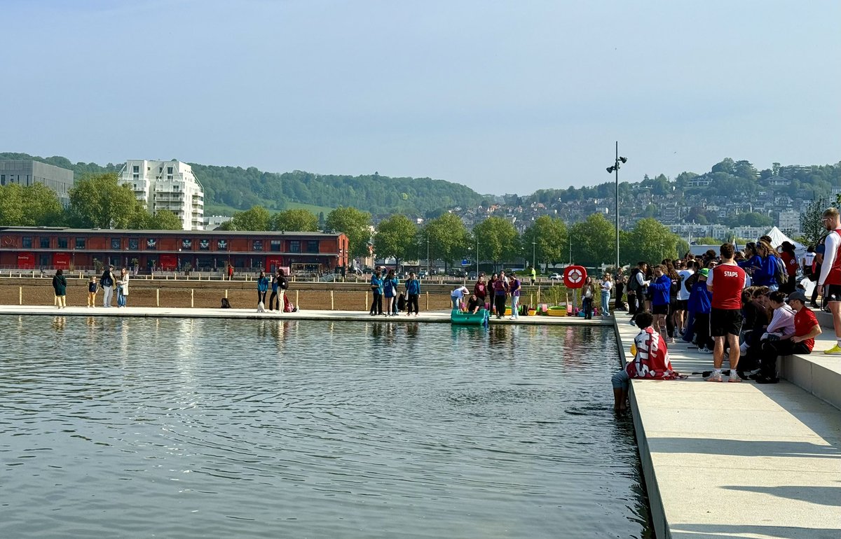 VRasseLambrecq's tweet photo. ⛵️💧Le nouveau Parc-Canal Camille Claudel est ouvert ! Activités ludiques, détente, espaces verts, miroir d’eau, pédalo… profitez dès maintenant de ce nouvel espace public sur les quais ouvert à toutes et tous !  Bravo à tous les acteurs qui ont contribué à ce superbe projet ! https://t.co/r8cMb1kRRx