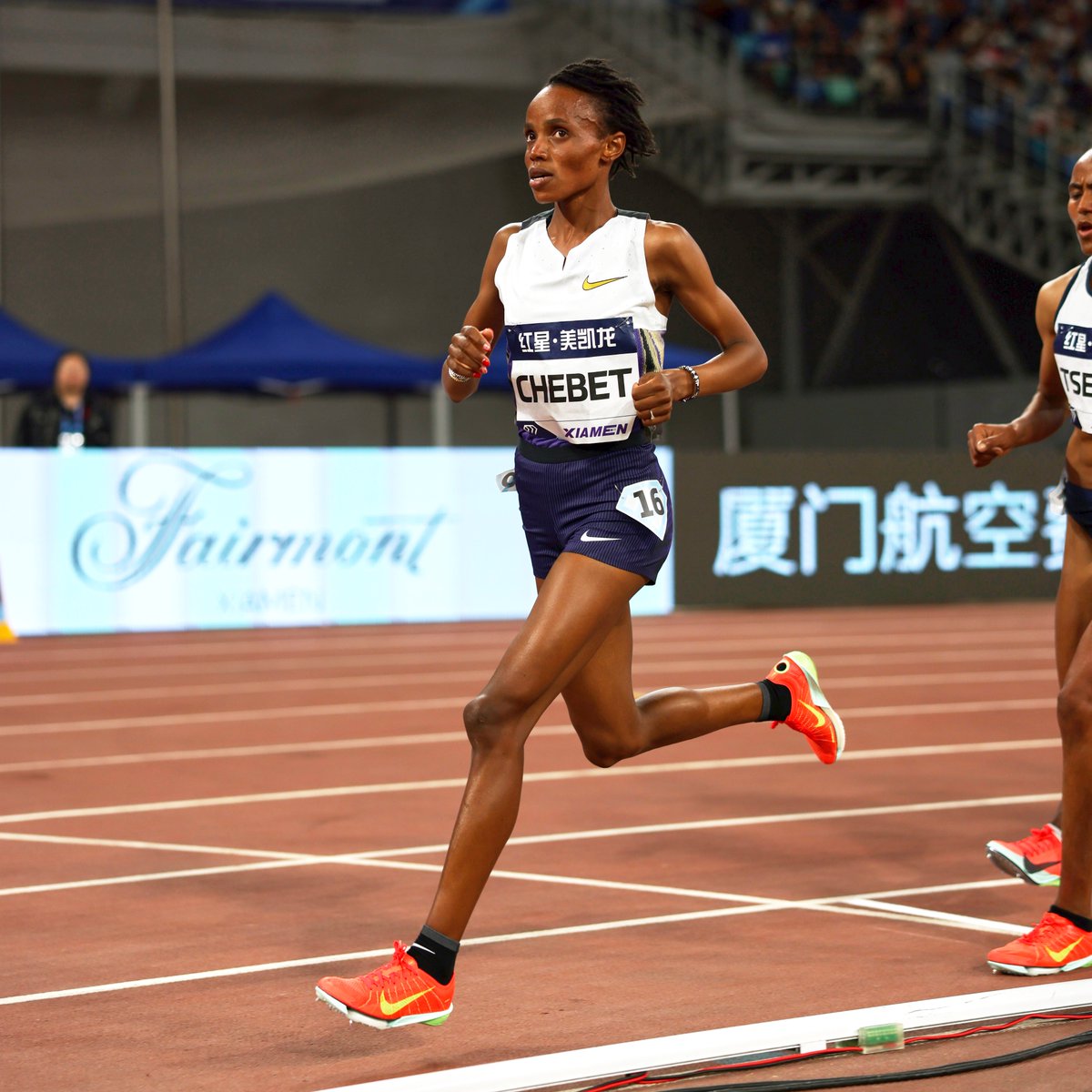 World Athletics (@worldathletics) on Twitter photo Back to winning ways 👏
Olympic champ Beatrice Chebet holds off Gudaf Tsegay in the 5000m.
World-leading 14:27.12 for the win in Xiamen 💎
📸 Marta Gorczyńska for <a href="/Diamond_League/">Wanda Diamond League</a>
#DiamondLeague Back to winning ways 👏
Olympic champ Beatrice Chebet holds off Gudaf Tsegay in the 5000m.
World-leading 14:27.12 for the win in Xiamen 💎
📸 Marta Gorczyńska for <a href="/Diamond_League/">Wanda Diamond League</a>
#DiamondLeague
