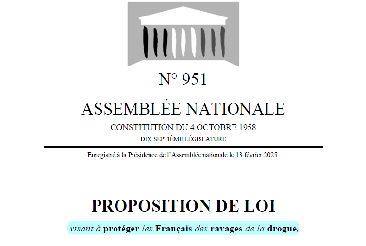 Police Contre la Prohibition 🇫🇷 (@collectifpcp) on Twitter photo • Proposition de loi "visant à protéger les Français des ravages de la drogue" déposée par <a href="/FJolivet36/">François Jolivet</a>.
Émaillé des éléments de langage de la propagande de rigueur, l’exposé des motifs indique qu’il s’agit de sanctionner plus durement les consommateurs - désignés comme "fléau • Proposition de loi "visant à protéger les Français des ravages de la drogue" déposée par <a href="/FJolivet36/">François Jolivet</a>.
Émaillé des éléments de langage de la propagande de rigueur, l’exposé des motifs indique qu’il s’agit de sanctionner plus durement les consommateurs - désignés comme "fléau