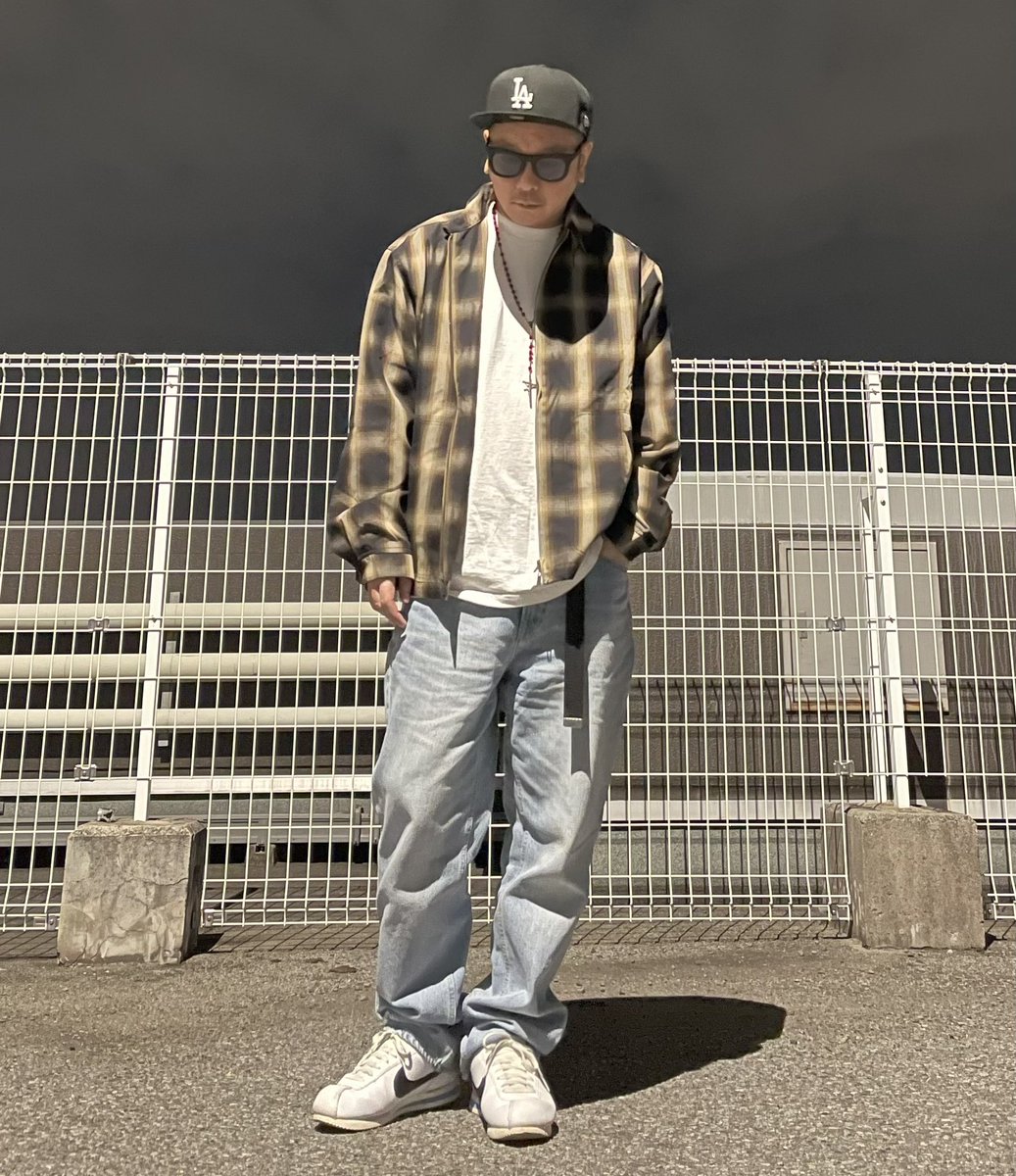 Placerealstreet's tweet photo. オンブレチェックドリズラージャケット
テロっとしたレーヨン混素材がアウターでありながらシャツ感覚で羽織れる。
寒暖差のあるときには便利なアイテム。
クラシックなアウターなのでサイズで遊びたいね。
https://t.co/pH4lY94YhJ
#ドリズラージャケット #BIGMIKE #オンブレチェック https://t.co/X1uGAzUtQk