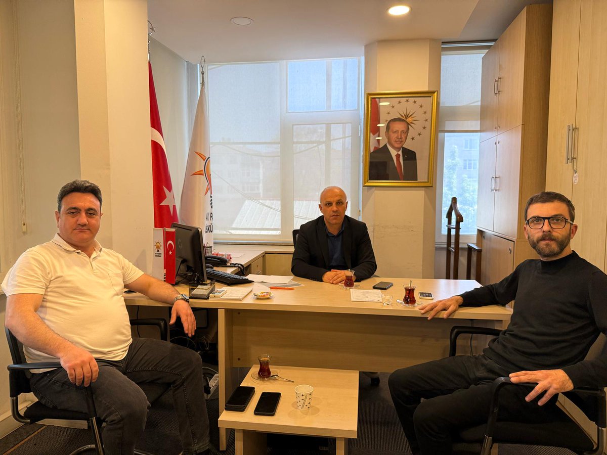 AK Parti Üsküdar İlçe Başkanlığımızda
Bugün nöbetçi olan 
Yönetim kurulu üyesi <a href="/siddikcalisir/">SIDDIK ÇALISIR🇹🇷</a> ve <a href="/ZaferOzt/">Zafer ÖZTÜRK 🇹🇷</a> başkanımızı ziyaret ettik

<a href="/ak_uskudar/">AK Parti Üsküdar</a>
<a href="/demir_erdem/">Erdem DEMiR 🇹🇷</a>