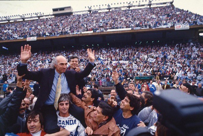 Unfortinerodice's tweet photo. Me vuelve completamente loco el dato de que Bianchi en sus primeros 10 años como DT ganó 4 libertadores, 3 intercontinentales y 7 torneos locales. Además, nunca perdió una serie de libertadores en 180 minutos

Feliz cumple Carlos, siempre lo mejor para el mejor https://t.co/3SoFzpRCNW