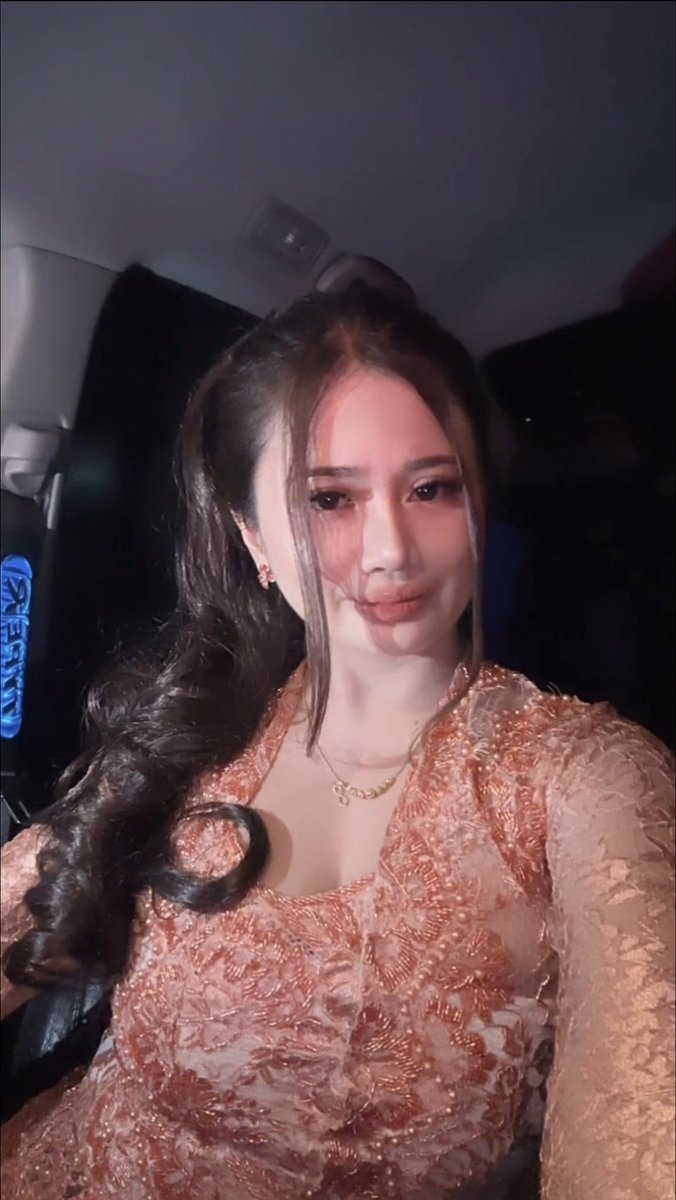 melsbri's tweet photo. Raya edition https://t.co/DEINGa1wFt