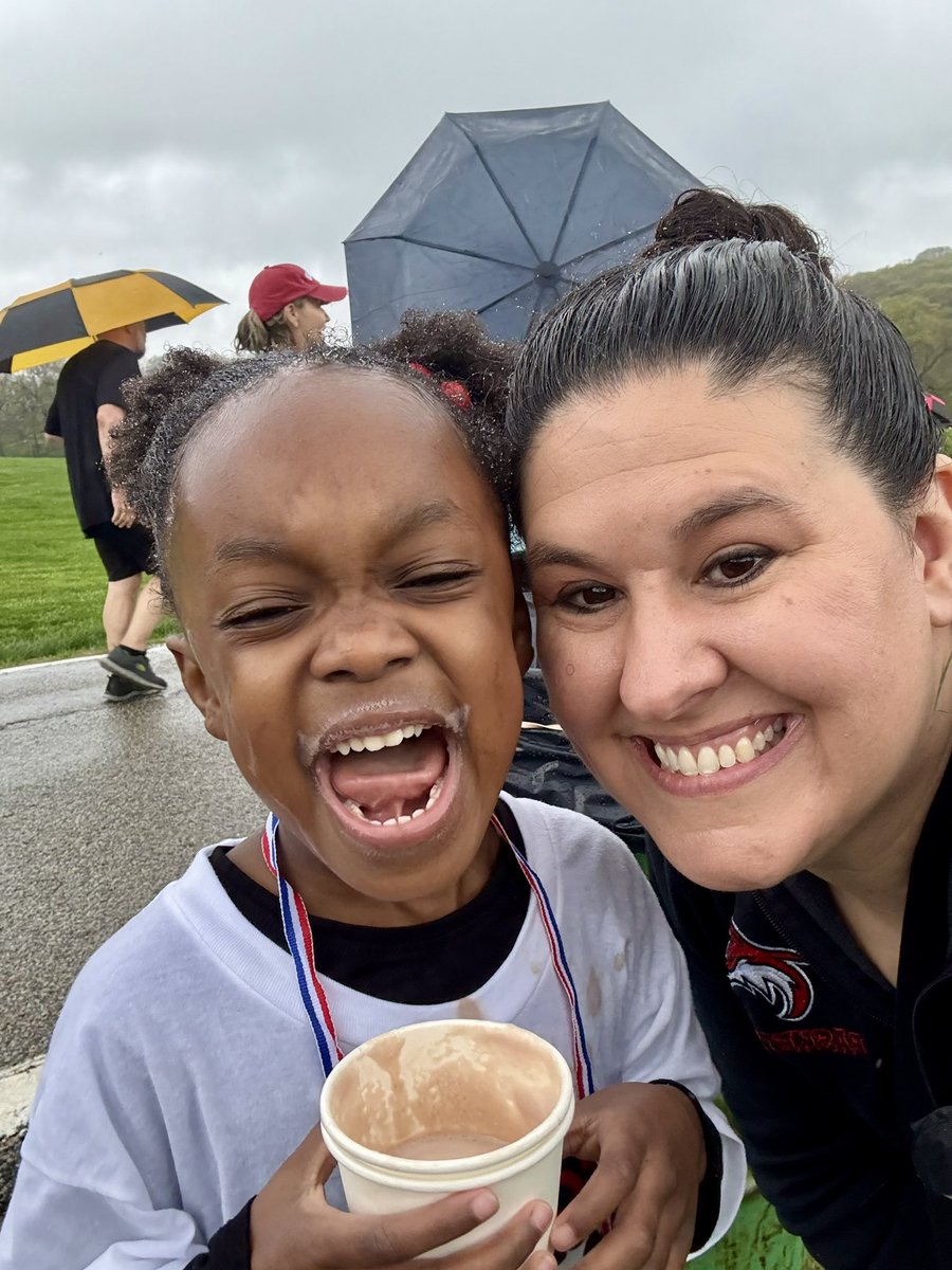 MSenkoski's tweet photo. Amazing Morning at the @FCASD Foxes on the Run 5K! Thank you to all the DMS admin and staff for organizing such a fun event!!! #FCProud #WinTheMorning @Mrs_Senkoski https://t.co/qb5pSDrb10