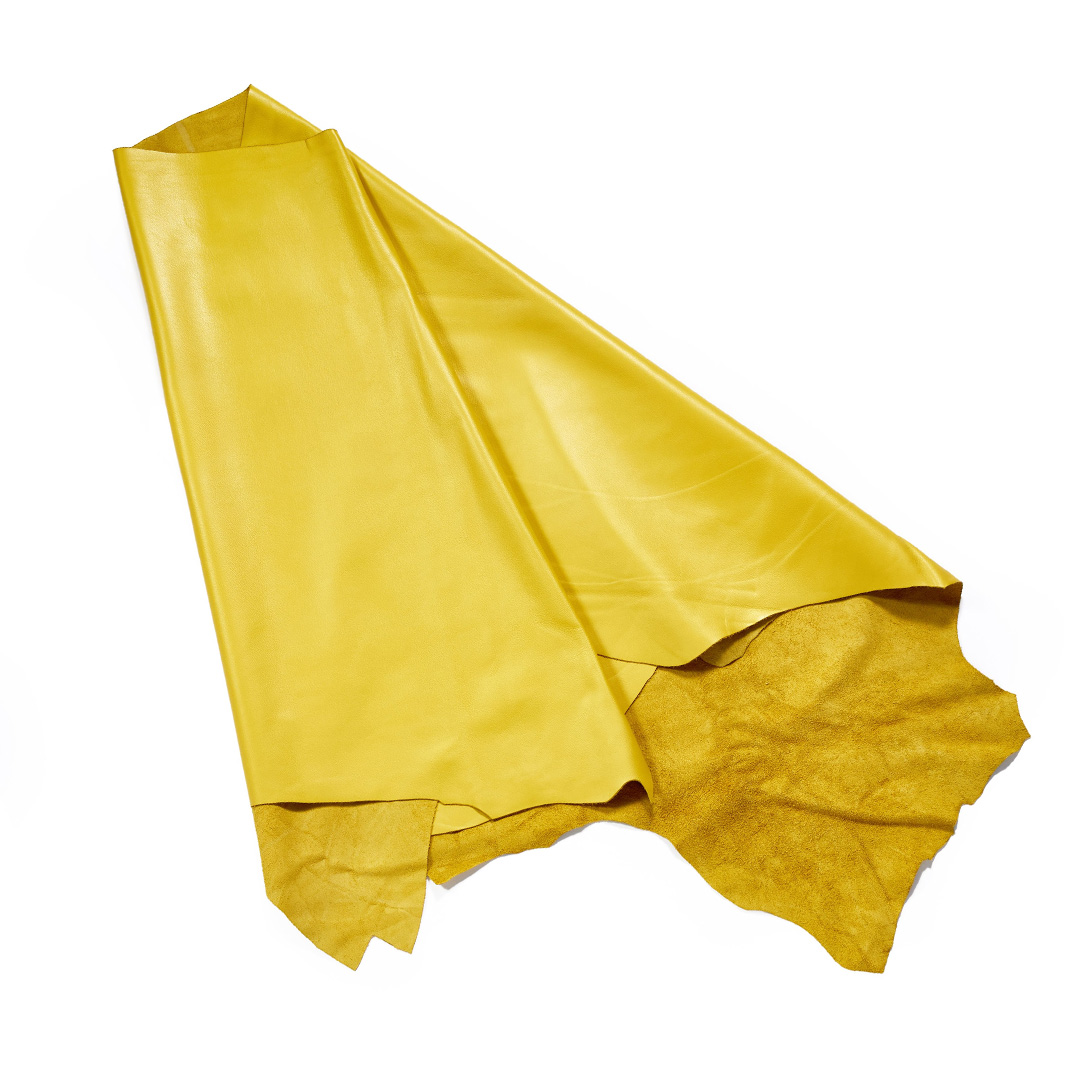 Buckle_Guy's tweet photo. Nappa is our softest leather from our Newbury Leather collection. It's full grain, semi-aniline, and dyed through for rich, lasting color. Nappa is sourced from USA hides and finished at a gold-rated tannery in Italy. 

Get Nappa Leather ➡️ https://t.co/L9f6qzaHXz https://t.co/2NkWoejmbc