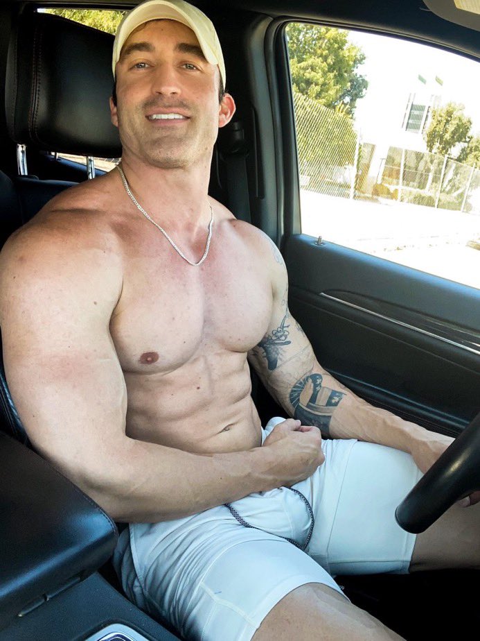 Michaelstyles04's tweet photo. Let me take you on a ride🏳️‍🌈🏳️‍🌈🏳️‍🌈 https://t.co/tYucRY7057