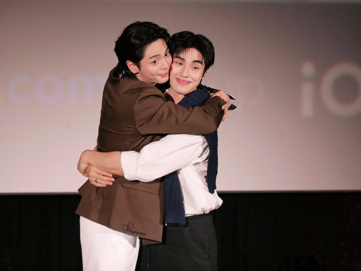 กอดกันกลม 😌 🫂

UPPOOM IN SINGAPORE
#UpPoomFanmeetinginSingapore
#MyStandinWTinSingapore 
#uppoompat
#poompps
#UpPoom