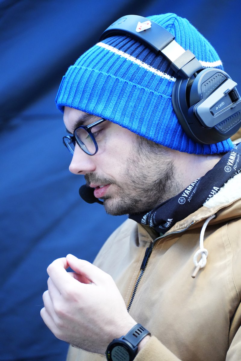 ApprentisRT72's tweet photo. On vous a parlé de nos casques Cardo début de semaine.

C'est grâce à eux que notre équipe stratégie composée de @LClapets &amp; @Maxime__M a pu faire en sorte que la gestion des relais et des pilotes soit la plus fluide possible !

Merci Cardo France ! https://t.co/fskTCrUW91