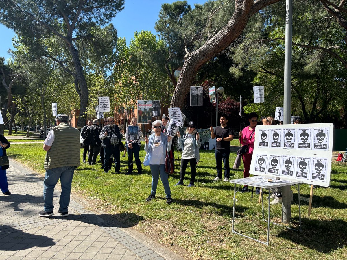 #NoAlCrematorioM40 porque el sur de la ciudad no puede ser el constante lugar donde ubicar todo lo nocivo y contaminante ☠️

#Villaverde y Usera en lucha contra el empeoramiento de nuestra salud aunque las instituciones prioricen el negocio económico

#CrematorioNO