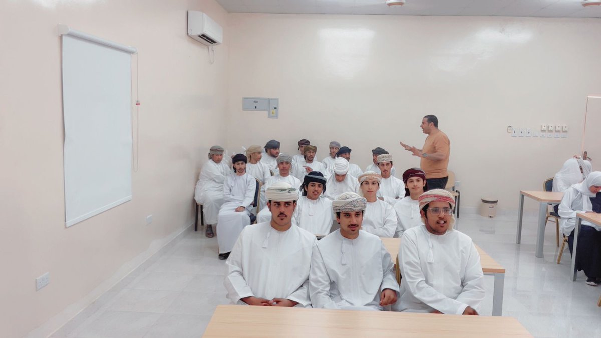 ضمن فعاليات اسبوع سلامة وجودة الغذاء
نفذ المختصون بالمديرية ممثلاً بدائرة الثروة الزراعية والسمكية وموارد المياه بالجازر محاضرات توعوية عن سلامة وجودة الغذاء بمدرسة اللكبي للتعليم وبالتعاون مع محاضرين من دائرة بلدية الوسطى بالجازر ومكتب مشرف الخدمات الادارية بمستشفى الجازر.