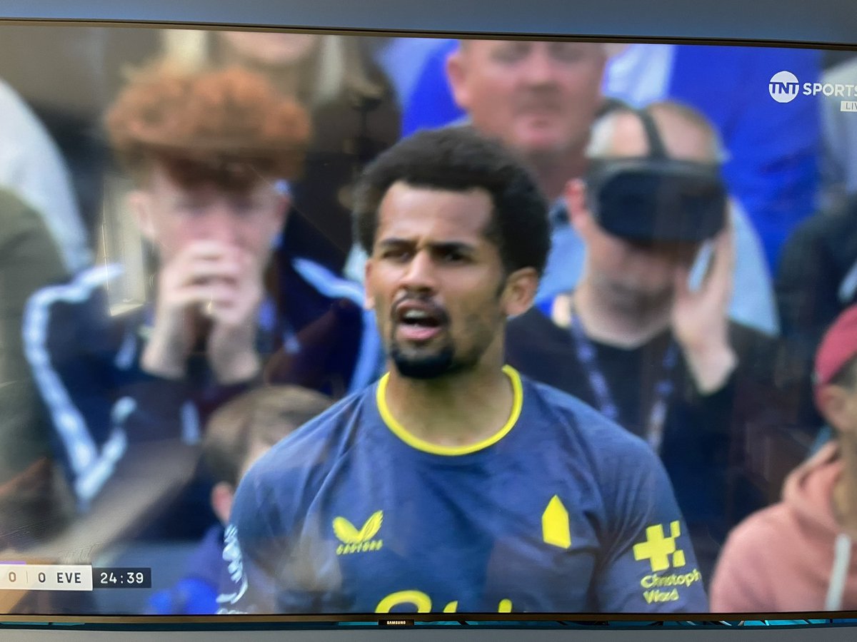 Fan in crowd at today’s Chelsea game - is he watching virtual reality or maybe it’s 3D?! 🤣 #chelseaeverton #ChelseaFC