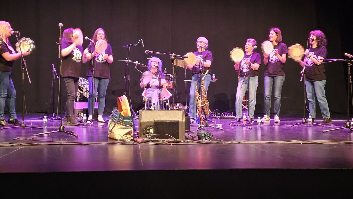 🌼En el 10° aniversario de casa Galicia Alcorcón agradeciendo el bonito homenaje a Jesús Santos y a los bomberos de #Alcorcon, siempre en mi corazón.
Enhorabuena y gracias por el acto.