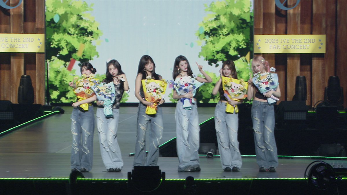 IVE ガウル サインボール （本物） 2025 IVE FAN CONCERT IVE ガウル サインボール （本物） 2025 IVE FAN CONCERT