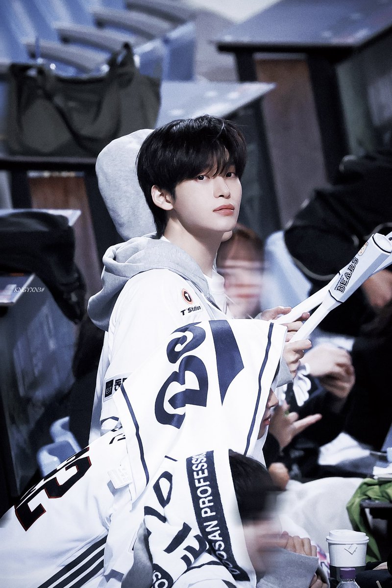kngyxn3's tweet photo. 250425 두산베어스 시구 HQ

 🎞️⚾️
@CRAVITY_twt 

 #크래비티 #CRAVITY
 #구정모 #정모 #ジョンモ 
 #KOOJUNGMO #JUNGMO https://t.co/awy1ZsaNVP