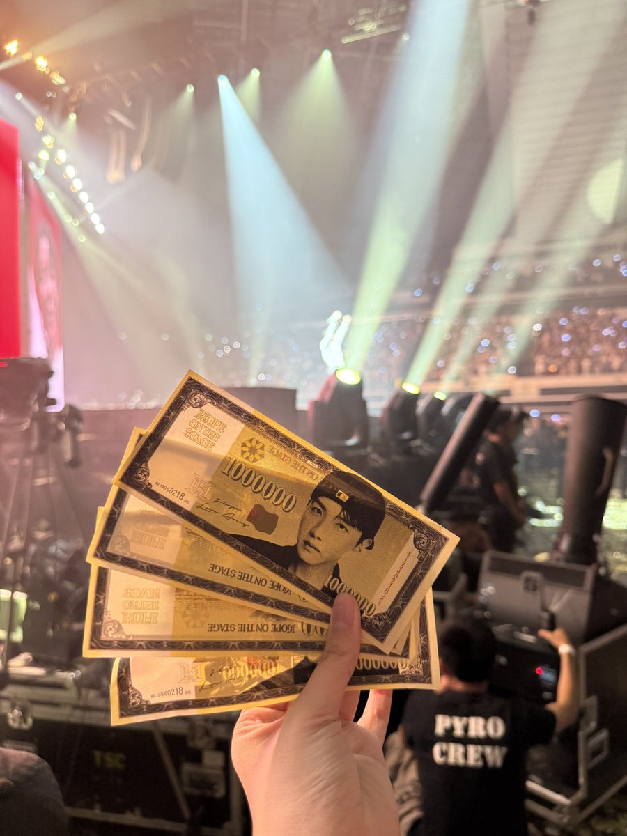 ( j )⁷ tweet media