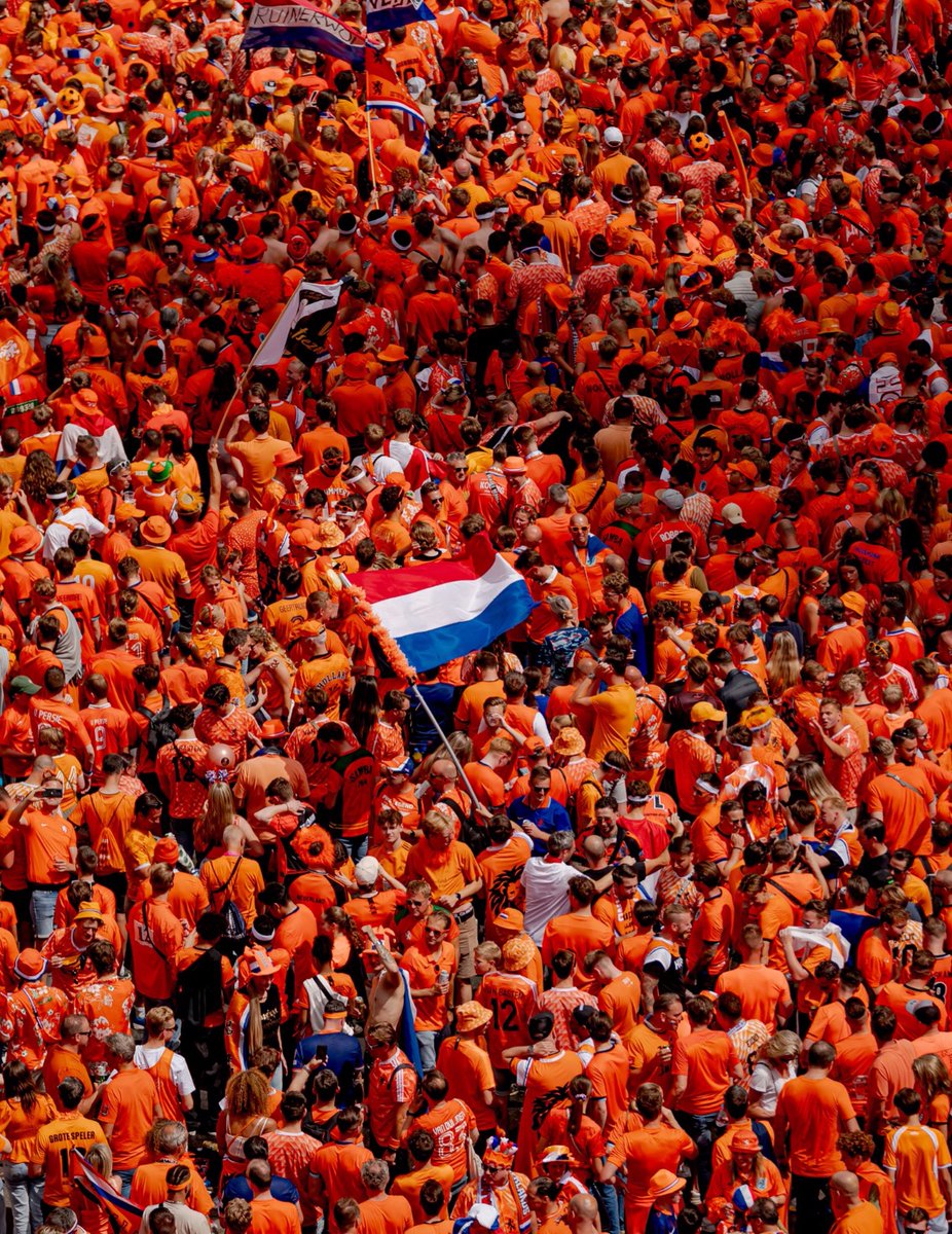 Happy national orange-pill day in The Netherlands 🧡