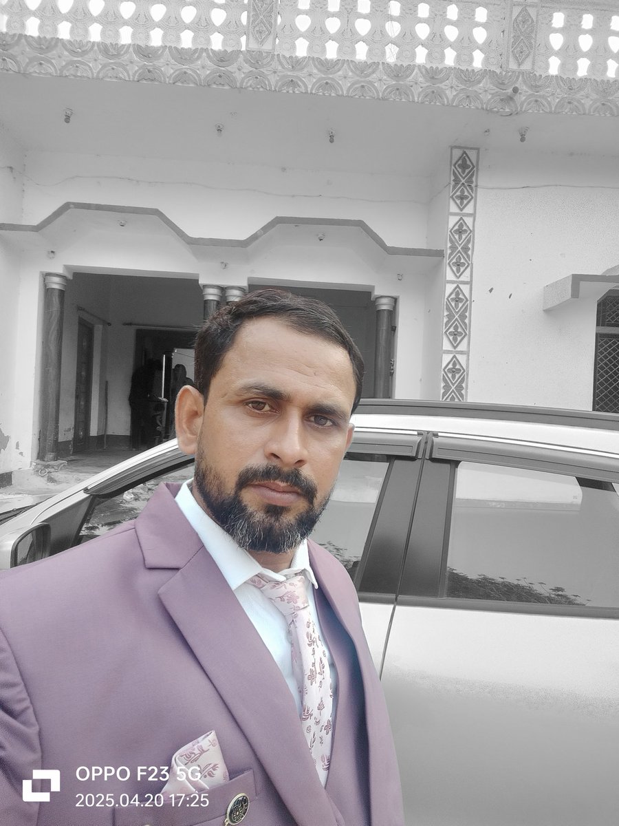 तलाश ना जाने किसकी है इन आँखों को
हासिल सब कुछ है मगर तसल्ली फिर भी नही !!
#GoodEvening ❤️❤️❤️🌹🌹🌹🌹