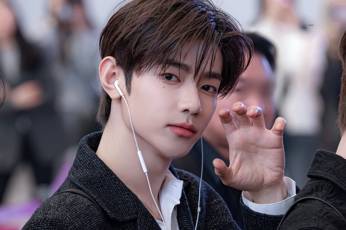𝐎𝐋𝐈𝐍 tweet media
