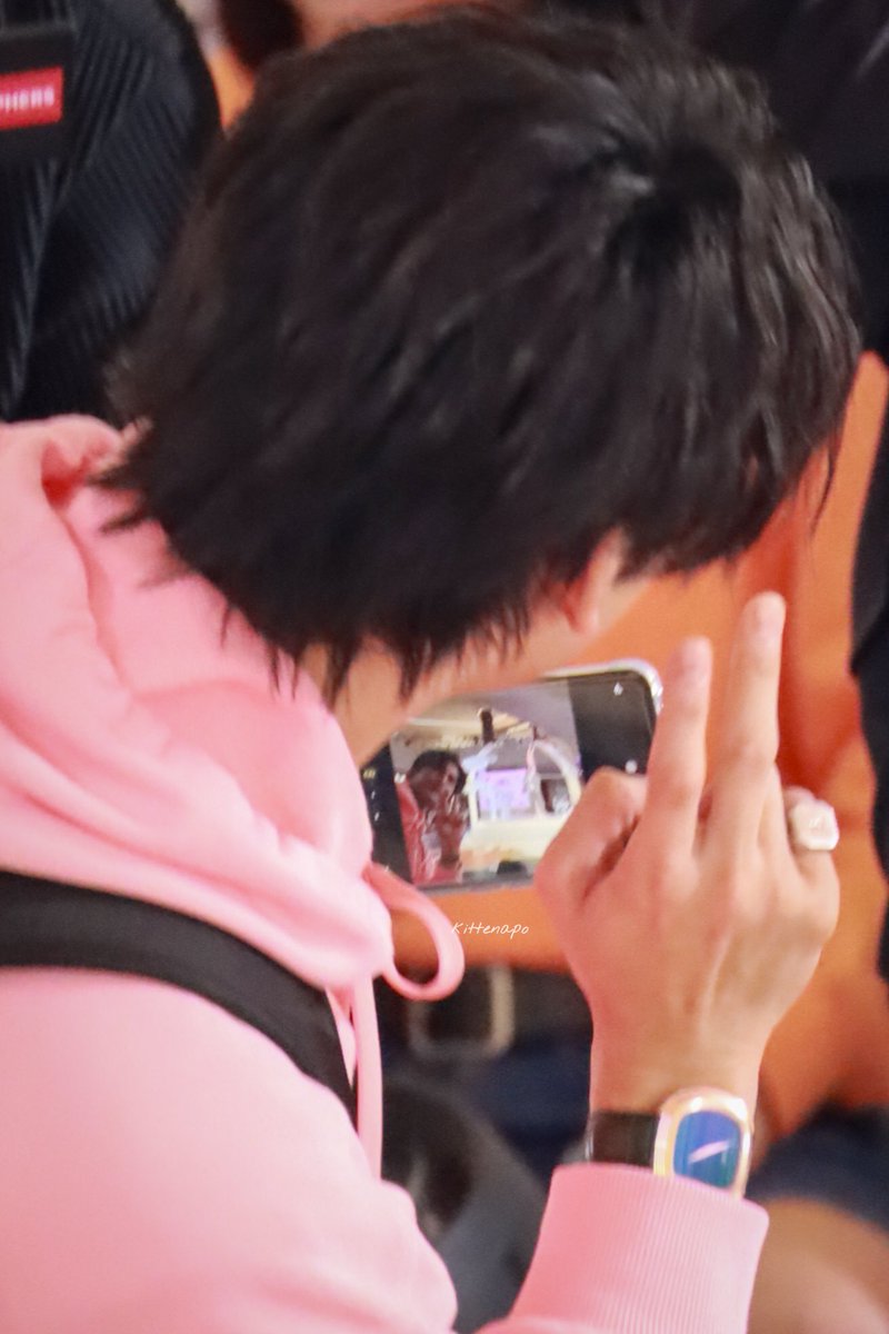 ใครเอ่ย ถ่ายทุกงานแต่ไม่ค่อยลงให้ดู 555

<a href="/Nnattawin1/">Nnattawin</a> #ApoNattawin