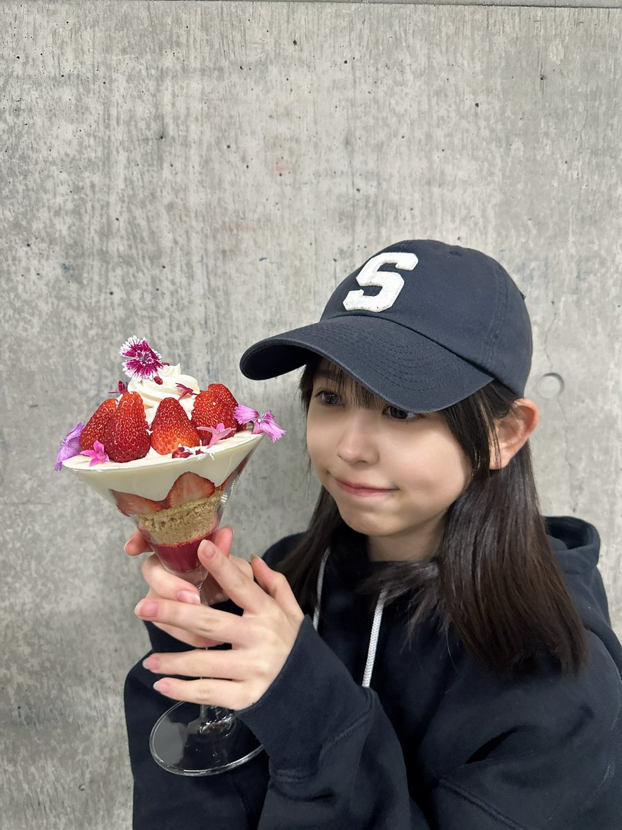 kanchanstaff's tweet photo. SAPPORO COLLECTION 2025 SS
ありがとうございました〜🤍

かんちゃん北海道初上陸✈️🍓🤍
美味しいものたっくさん食べました！

@satsucolle 
#サツコレ
#梶原叶渚
#かんちゃん https://t.co/pELqBzj1R7