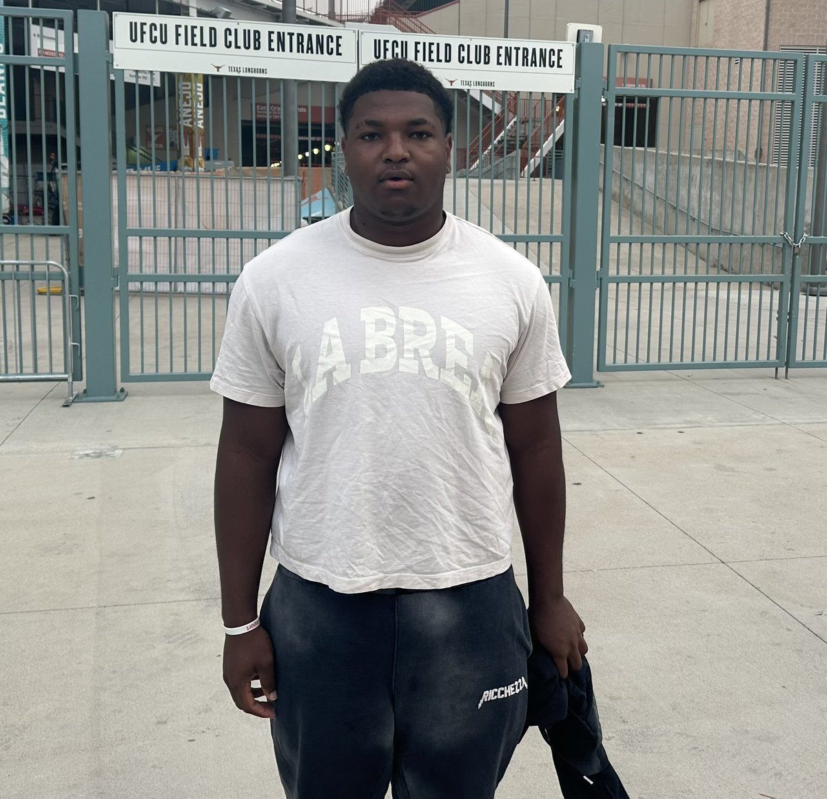 Gerry Hamilton (@ghamiltonotf) on Twitter photo Lafayette (La) Acadiana 2026 DL <a href="/MckinleyDarryus/">Darryus McKinley</a> in Austin today for unofficial visit to Texas. Younger brother of LSU DL Dominick McKinley. 15+ offers <a href="/ontexasfootball/">OnTexasFootball</a>
Follow the Longhorns big recruiting weekend here:
ontexasfootball.com/forums/ Lafayette (La) Acadiana 2026 DL <a href="/MckinleyDarryus/">Darryus McKinley</a> in Austin today for unofficial visit to Texas. Younger brother of LSU DL Dominick McKinley. 15+ offers <a href="/ontexasfootball/">OnTexasFootball</a>
Follow the Longhorns big recruiting weekend here:
ontexasfootball.com/forums/