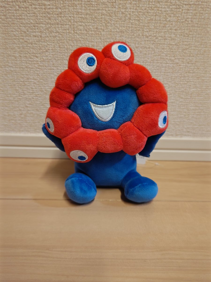 万博で買ったミャクミャクもちもちぬいぐるみが触り心地含めてとても