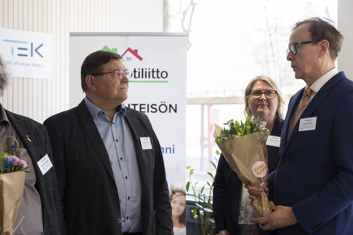 Omakotiliiton liittovaltuusto valitsi kevätkokouksessa liittovaltuuston puheenjohtajaksi Ritva-Liisa Haikosen, Kouvolan Omakotiyhdistys sekä varapuheenjohtajiksi Jarmo Kurikan, Kurikan Omakotiyhdistys ja Pasi Vottosen, Lohjan Seudun Omakotiyhdistys.